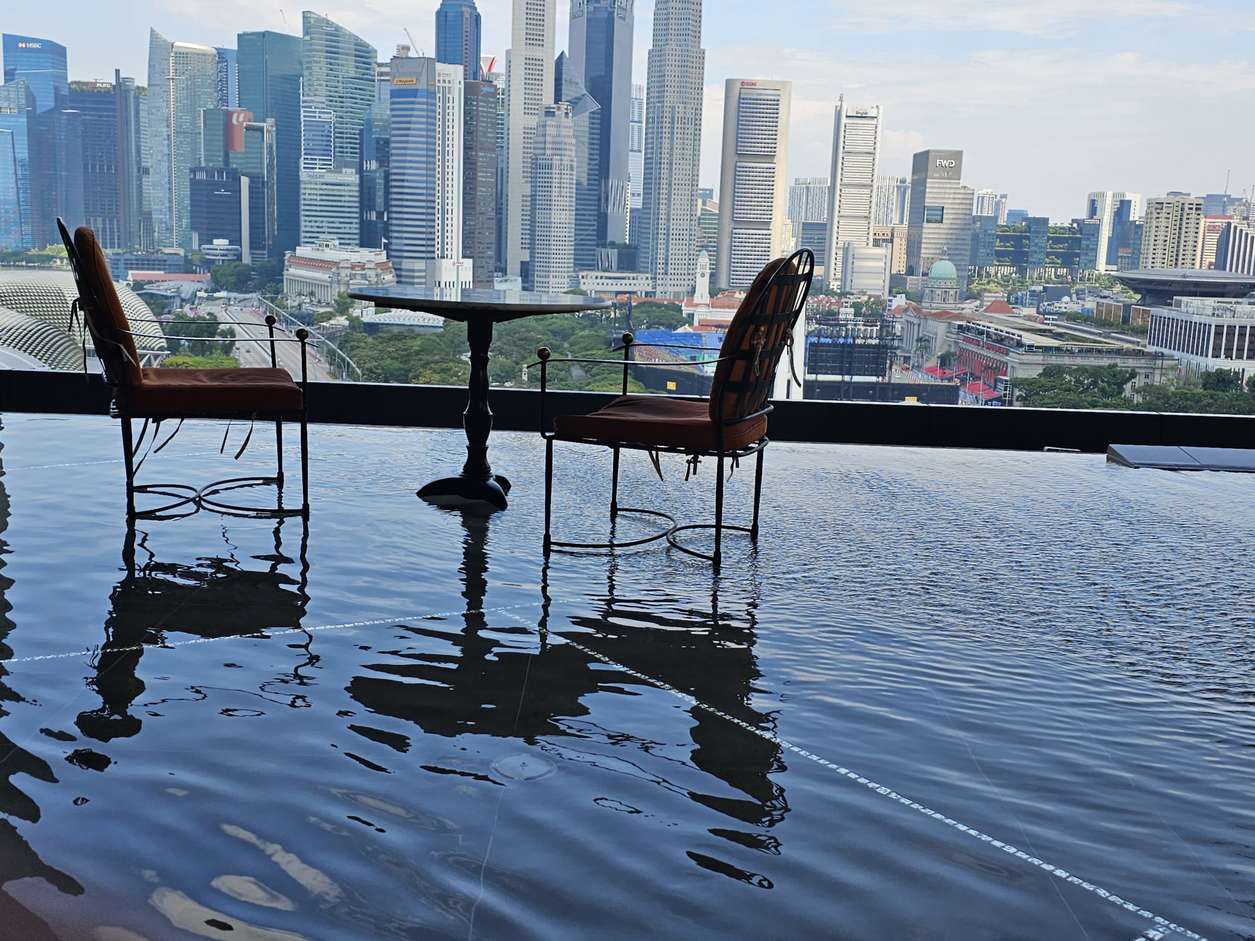 Singapore infinity pool hotel